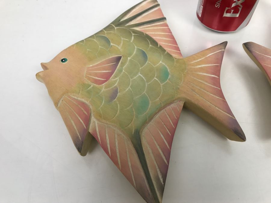 Pair Of Indonesian Hand Carved And Hand Painted Wall Hanging Fish [Photo 4]