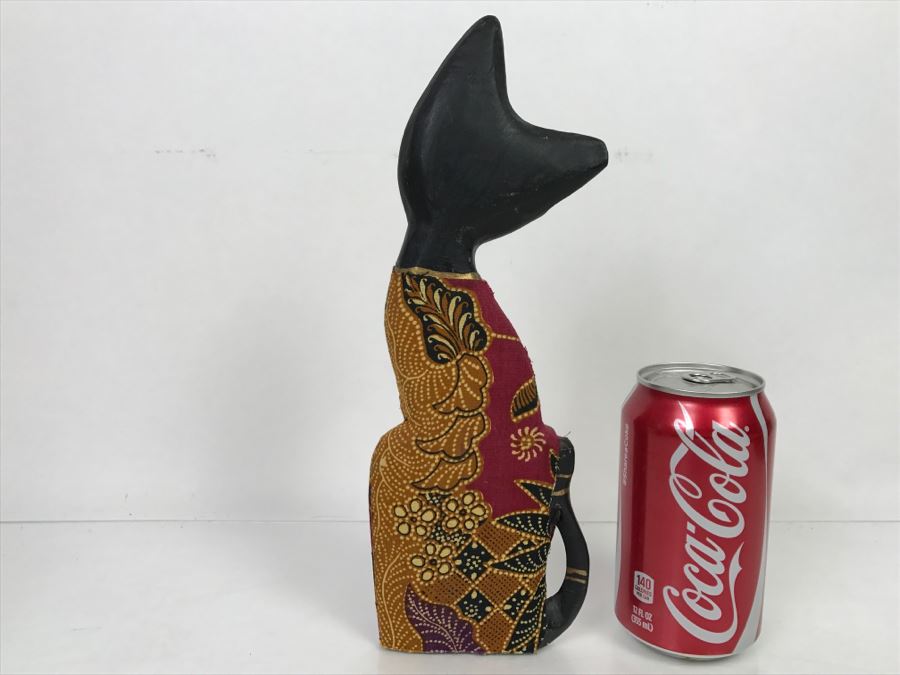 Wooden Hand Carved And Hand Painted Cat [Photo 8]