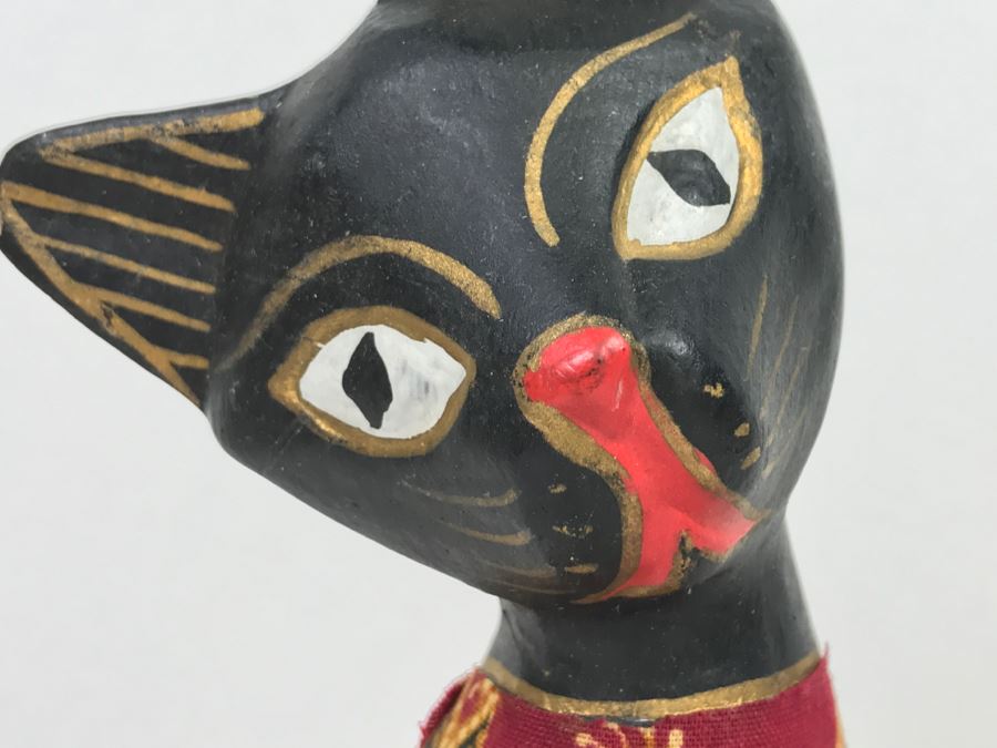 Wooden Hand Carved And Hand Painted Cat [Photo 3]
