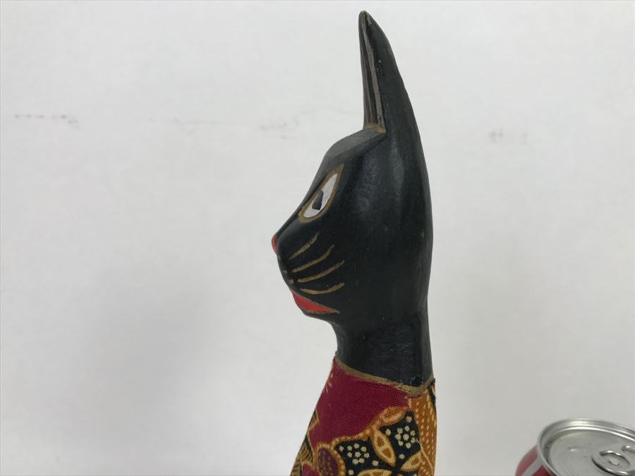 Wooden Hand Carved And Hand Painted Cat [Photo 10]