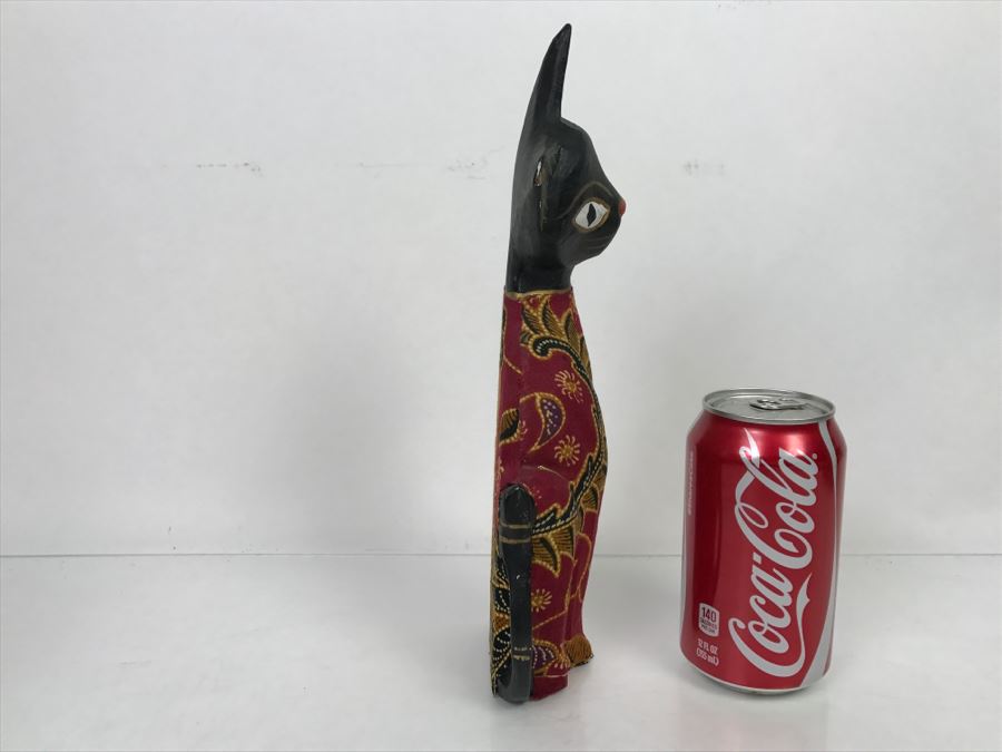 Wooden Hand Carved And Hand Painted Cat [Photo 7]
