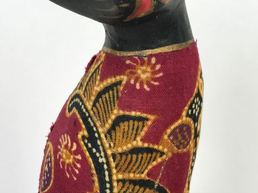 Wooden Hand Carved And Hand Painted Cat [Photo 4]