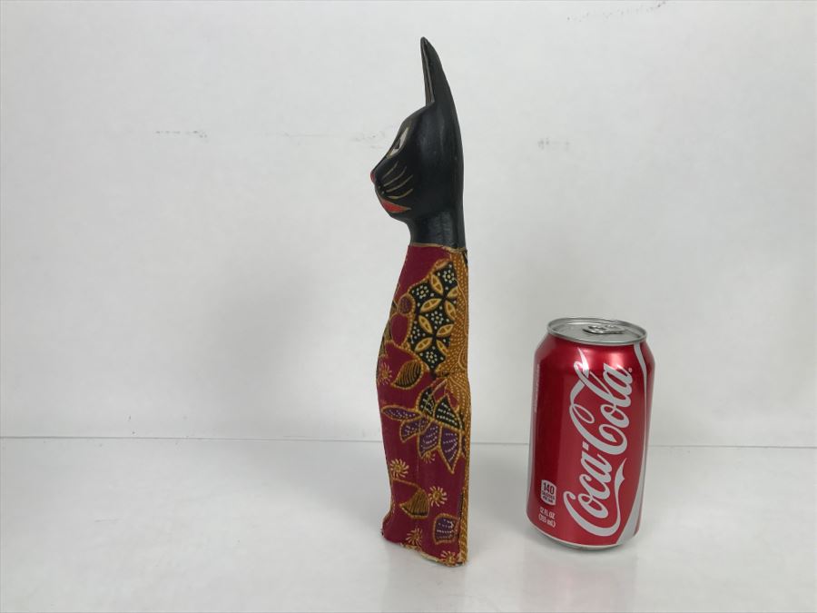 Wooden Hand Carved And Hand Painted Cat [Photo 9]