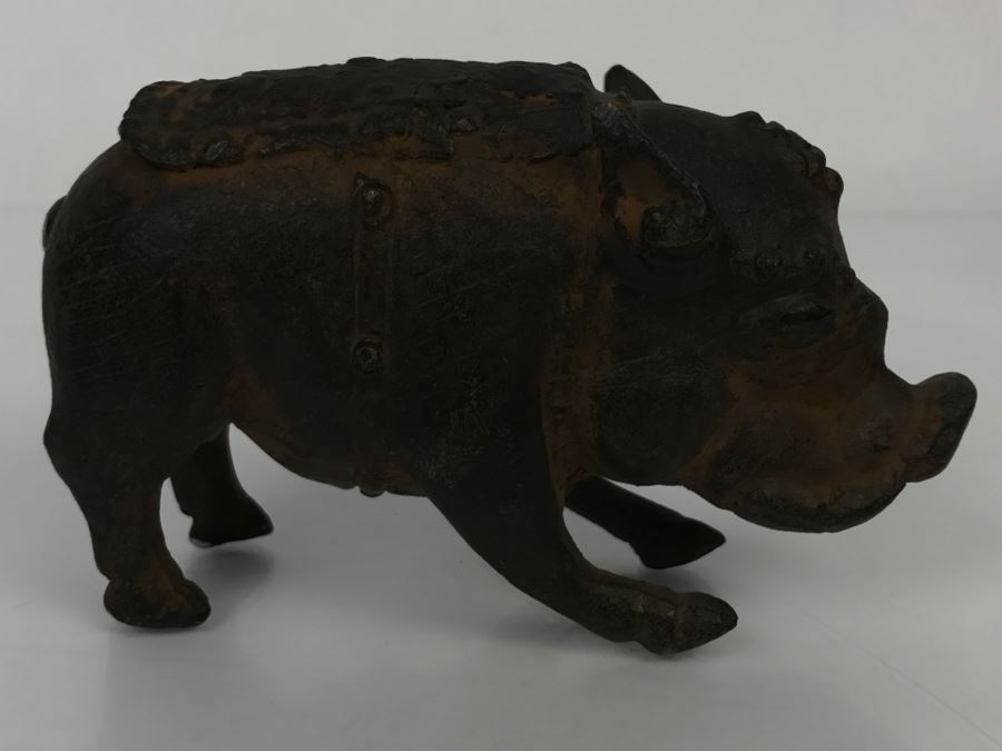 Old Metal Pig Sculpture Appears To Have Golden Tone Underneath 327g [Photo 16]