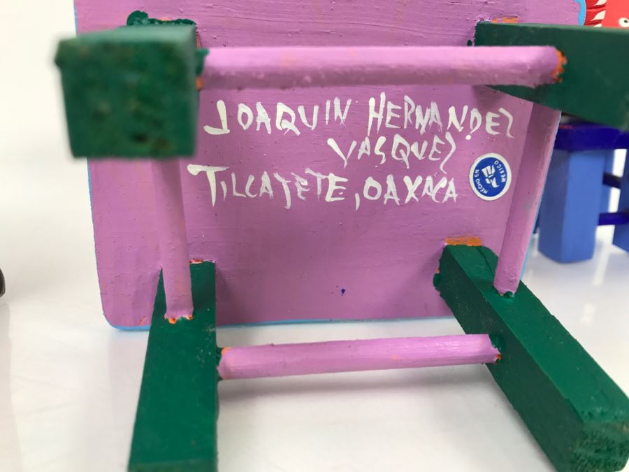 Oaxacan Folk Art Hand Crafted And Painted Tilcatete, Oaxaca Mexico By Joaquin Hernandez Vasquez (Total Of 4 Characters And Table) [Photo 8]