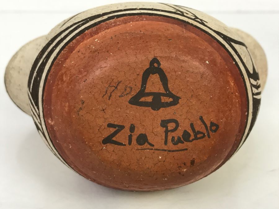 Vintage Zia Pueblo Pottery Wedding Vase Pot [Photo 2]