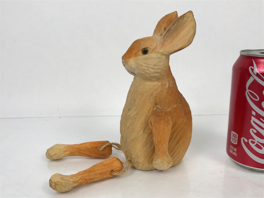 Carved Wooden Rabbit [Photo 1]