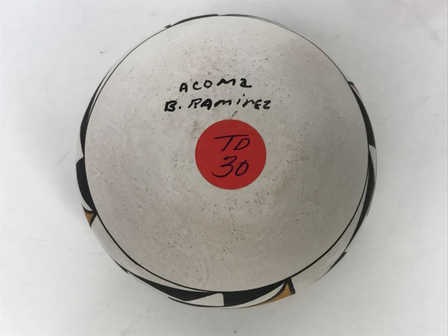 Vintage Signed Acoma Pottery Native American Pottery By B. Ramirez  New Mexico NM (See Photos For Chip On One Side Of Pot) [Photo 6]