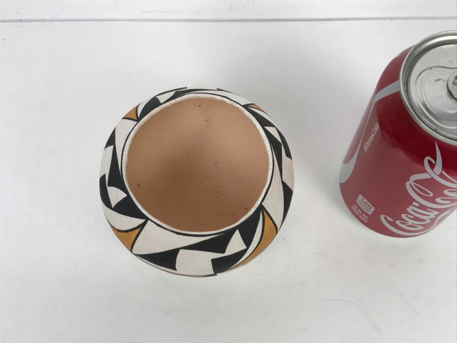 Vintage Signed Acoma Pottery Native American Pottery By B. Ramirez  New Mexico NM (See Photos For Chip On One Side Of Pot) [Photo 5]