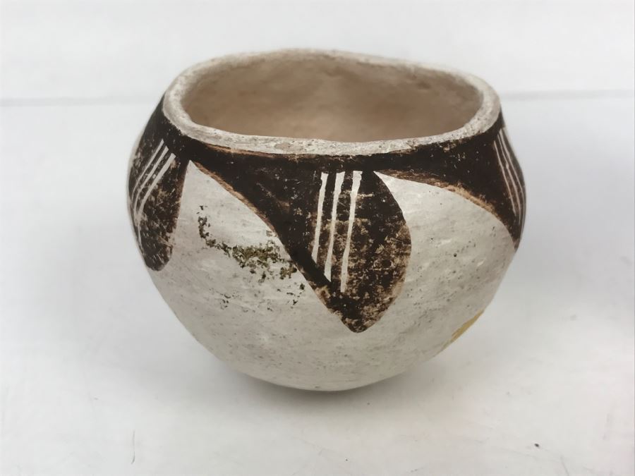 Vintage Signed Acoma Pottery Native American Pottery By M B New Mexico NM [Photo 2]