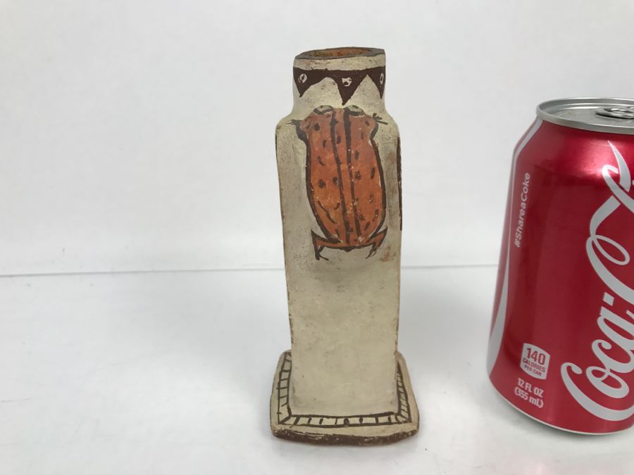Vintage Pueblo Pottery Native American Vessel With Frog Painted On Handle [Photo 5]