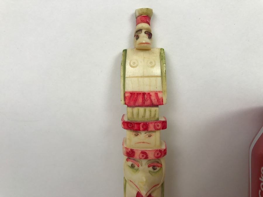 Small Totem Bone Carving Hand Painted [Photo 5]