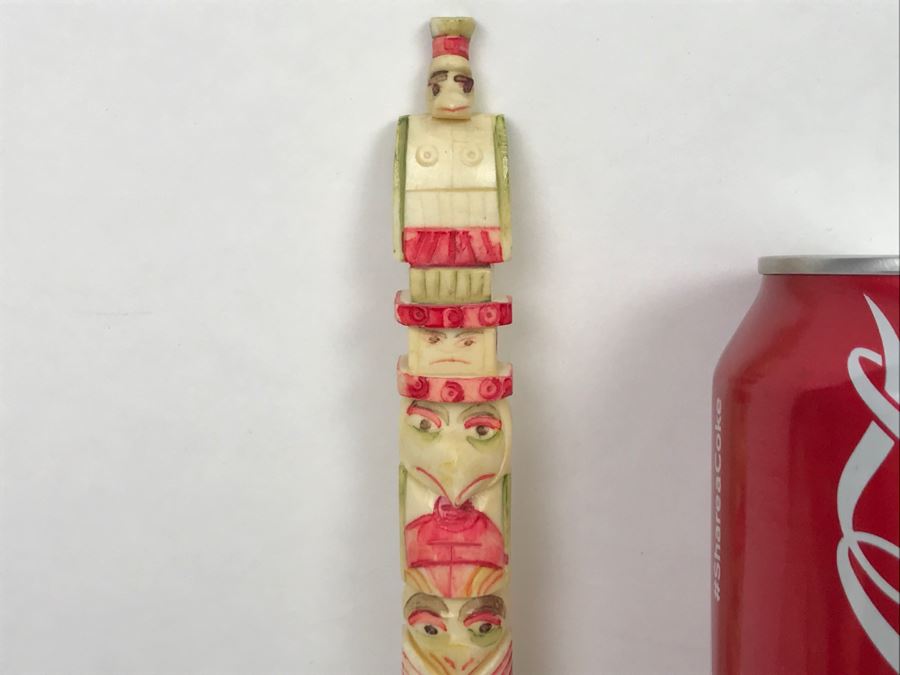 Small Totem Bone Carving Hand Painted [Photo 2]