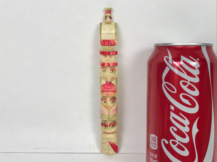 Small Totem Bone Carving Hand Painted [Photo 1]