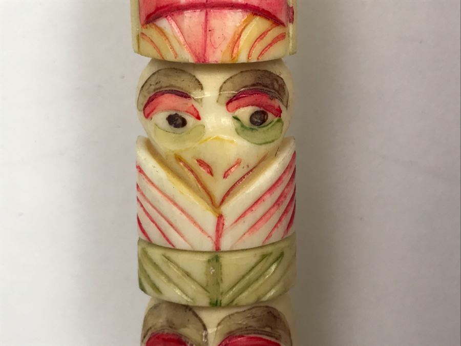 Small Totem Bone Carving Hand Painted [Photo 9]