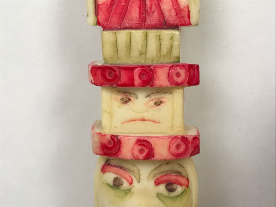 Small Totem Bone Carving Hand Painted [Photo 7]