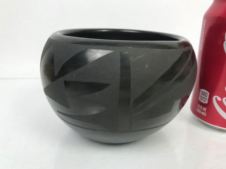 Vintage Pueblo Santa Clara San Ildefonso Black Pottery Pot [Photo 6]
