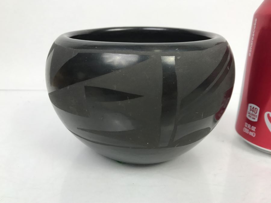 Vintage Pueblo Santa Clara San Ildefonso Black Pottery Pot [Photo 8]