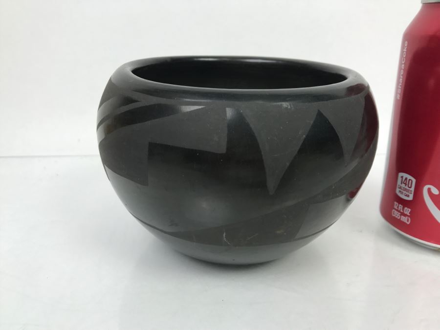 Vintage Pueblo Santa Clara San Ildefonso Black Pottery Pot [Photo 7]