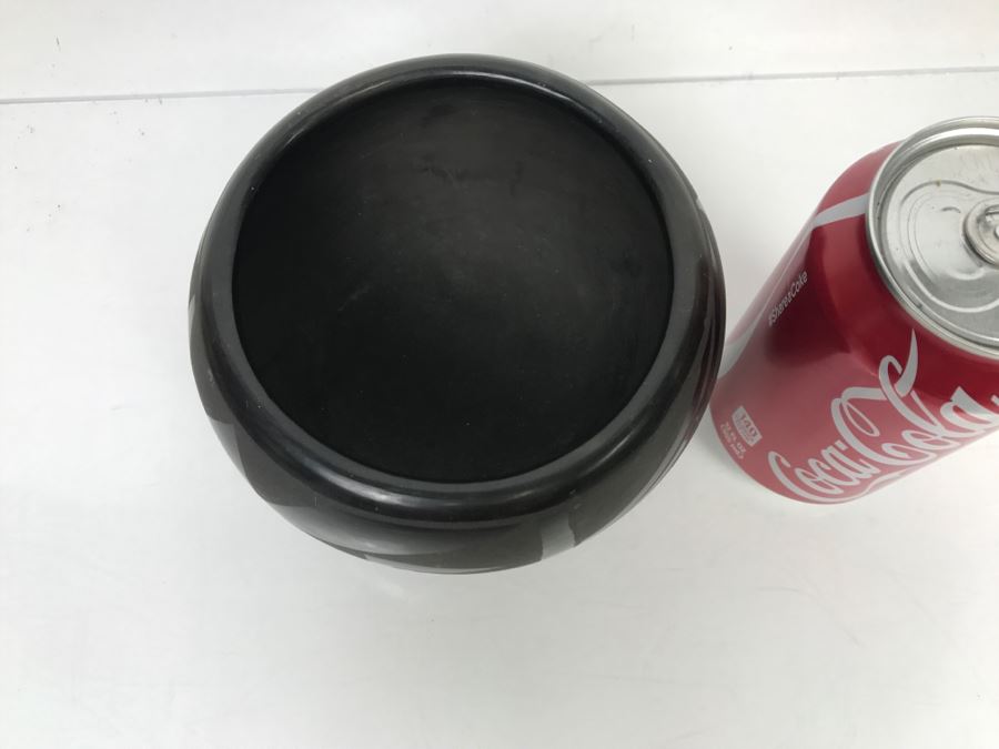 Vintage Pueblo Santa Clara San Ildefonso Black Pottery Pot [Photo 4]