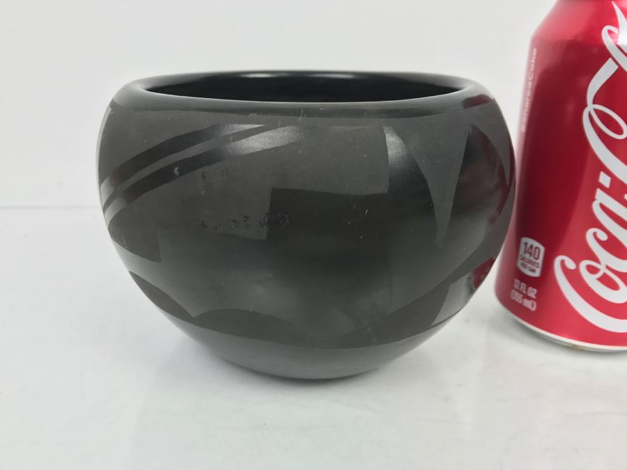 Vintage Pueblo Santa Clara San Ildefonso Black Pottery Pot [Photo 5]