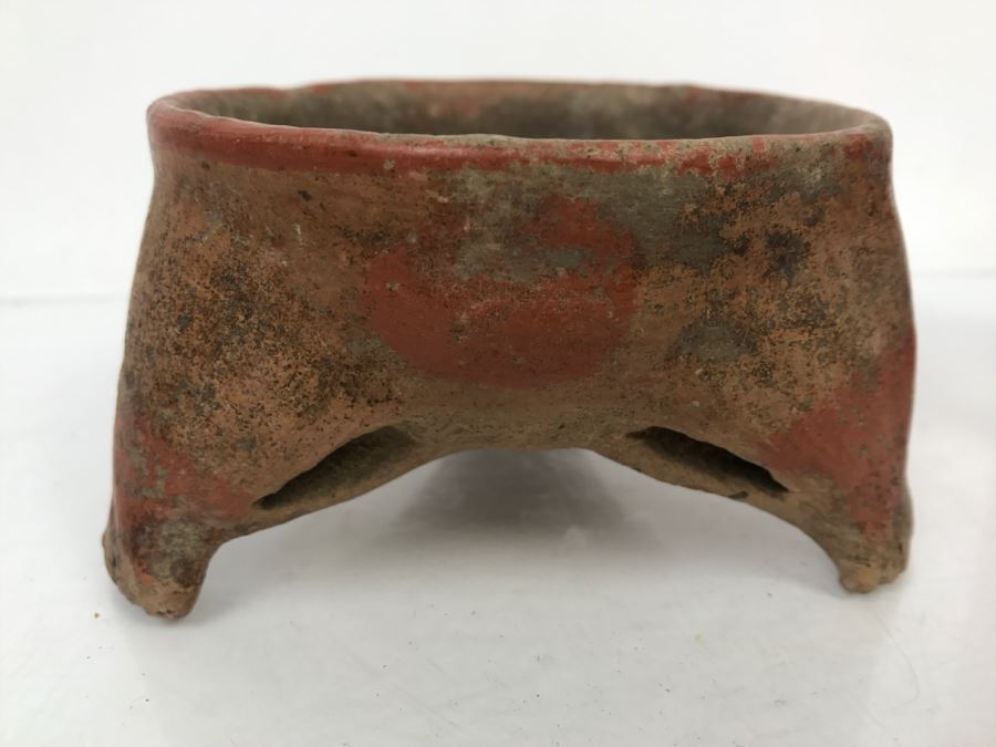 Vintage Unknown Pottery Stand [Photo 4]