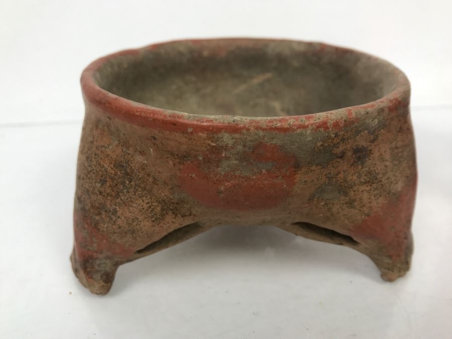 Vintage Unknown Pottery Stand [Photo 3]