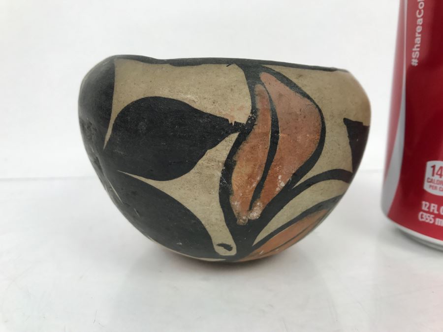 Small Native American Pottery Bowl [Photo 2]