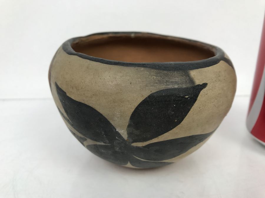 Small Native American Pottery Bowl [Photo 7]