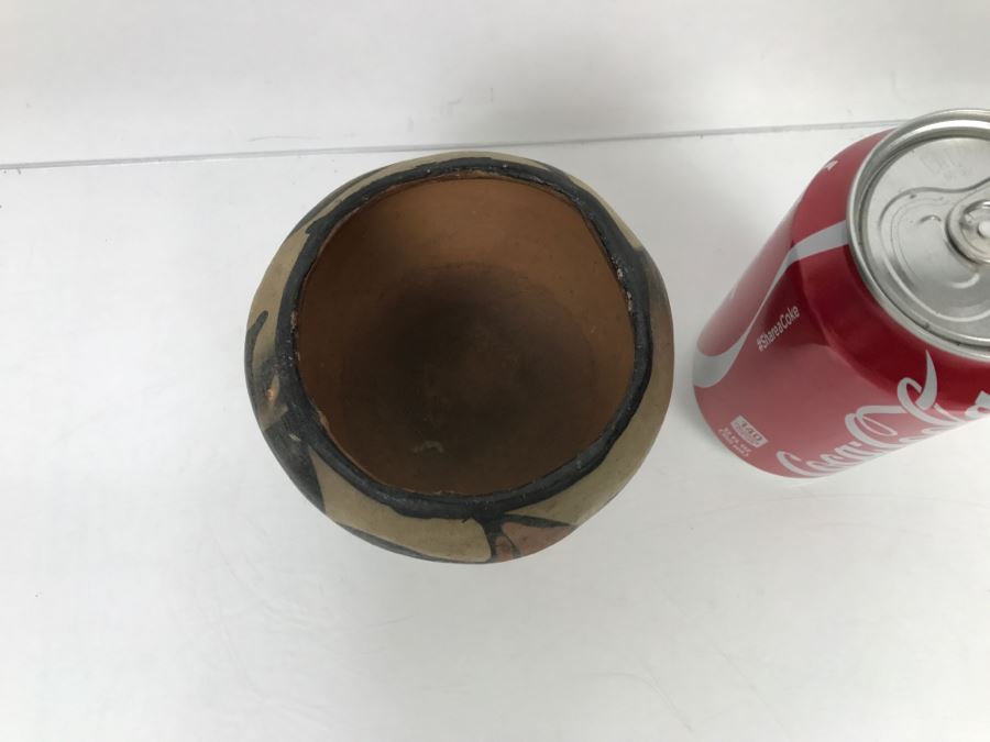 Small Native American Pottery Bowl [Photo 4]