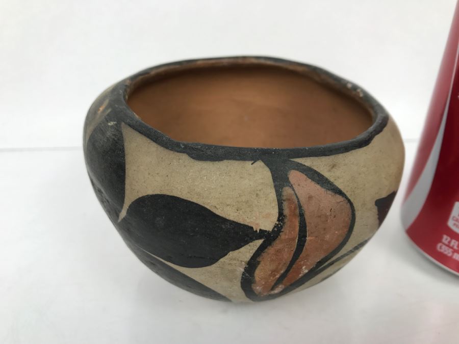 Small Native American Pottery Bowl [Photo 3]