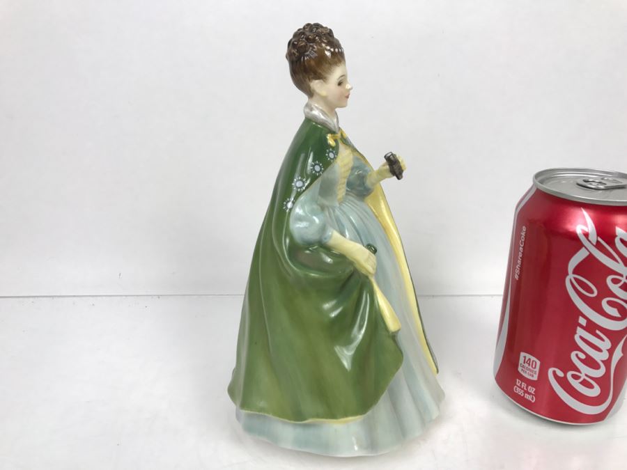 Royal Doulton England Lady Figurine Premiere [Photo 4]