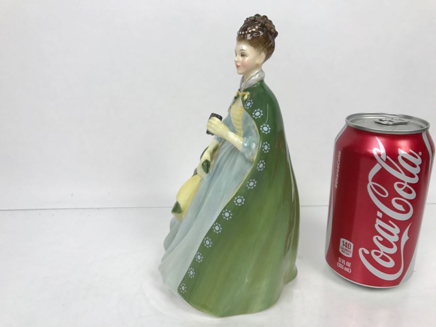 Royal Doulton England Lady Figurine Premiere [Photo 6]