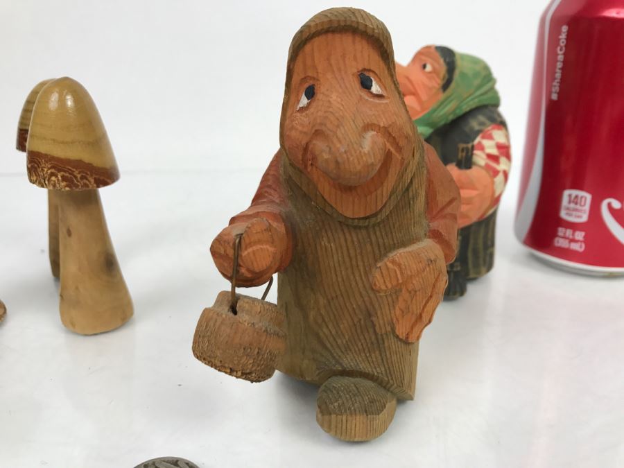 Set Of (2) Hand Carved Wooden Figures, (3) Wooden Mushrooms And Carved Wood Wine Stopper [Photo 8]