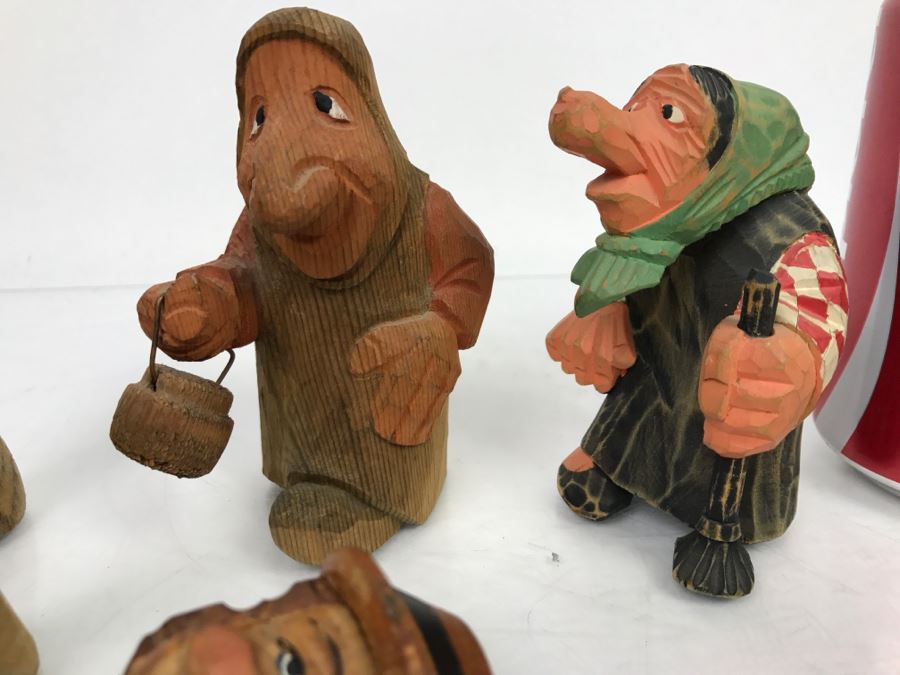 Set Of (2) Hand Carved Wooden Figures, (3) Wooden Mushrooms And Carved Wood Wine Stopper [Photo 3]