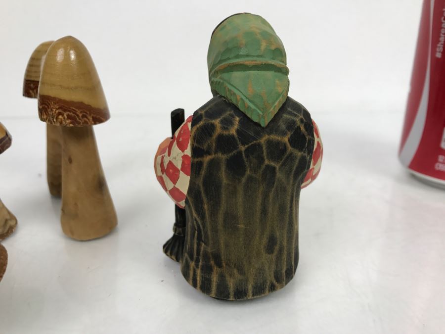 Set Of (2) Hand Carved Wooden Figures, (3) Wooden Mushrooms And Carved Wood Wine Stopper [Photo 12]