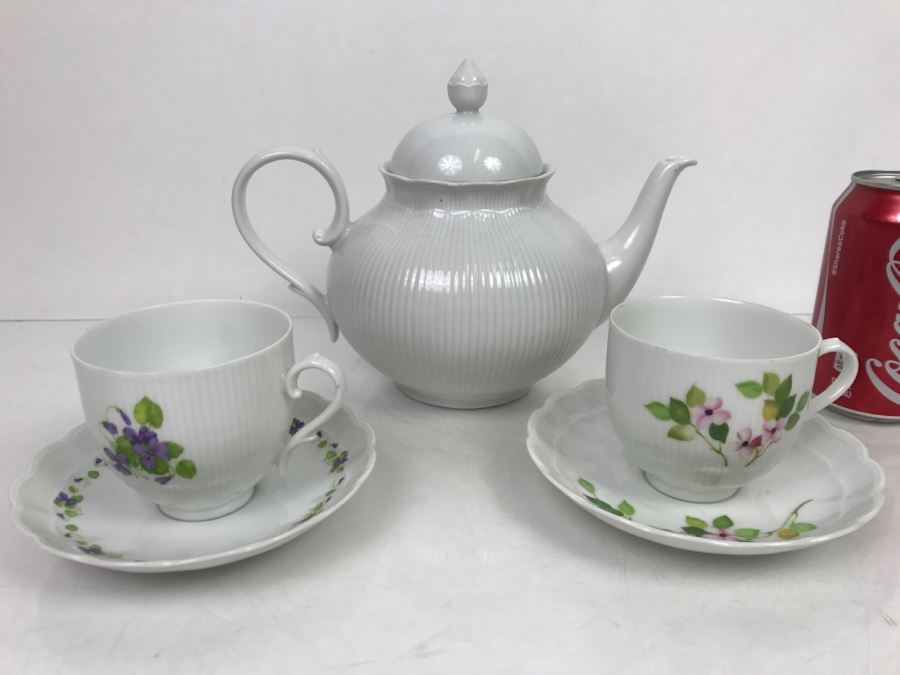 Kaiser China Teapot With (2) Cups And Saucers [Photo 1]
