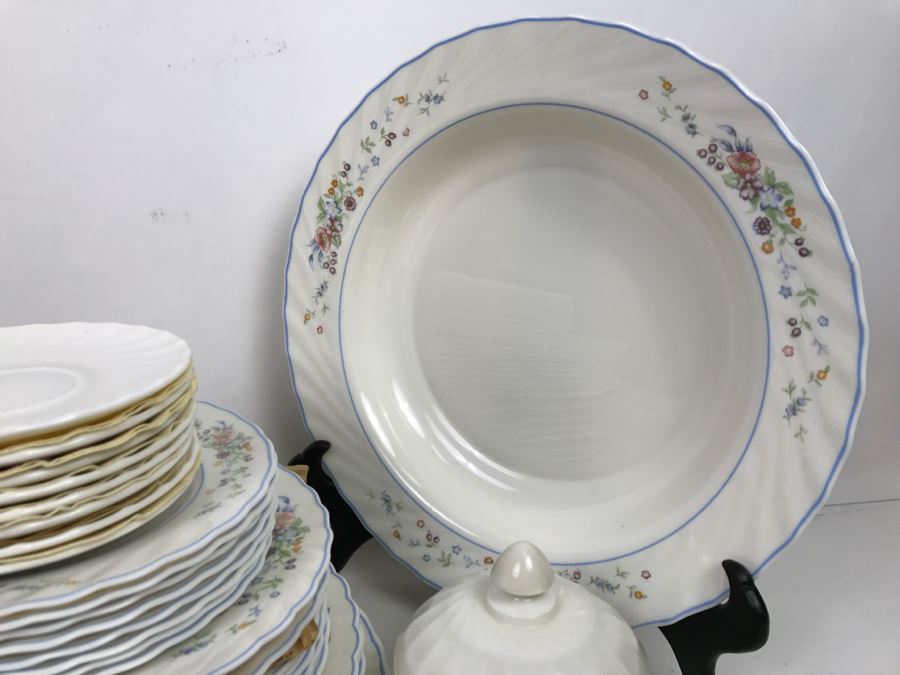 Large Set Apx 76 Pieces Of Arcopal France Dinnerware Plates Cups Bowls [Photo 6]