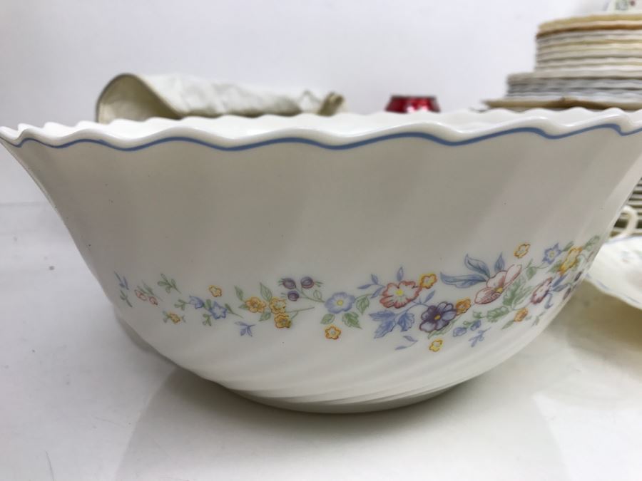 Large Set Apx 76 Pieces Of Arcopal France Dinnerware Plates Cups Bowls [Photo 11]