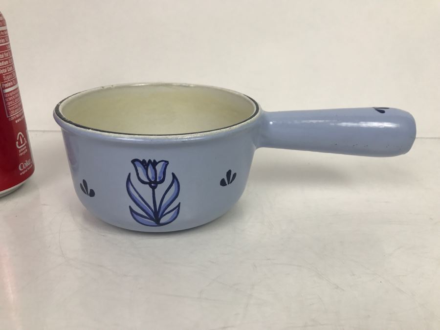 Small Enameled Cast Iron Pot Made In Holland [Photo 2]