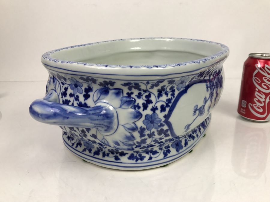 Contemporary Asian Blue And White Handled Porcelain Foot Bath [Photo 5]