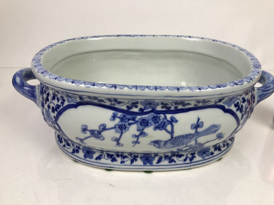 Contemporary Asian Blue And White Handled Porcelain Foot Bath [Photo 3]