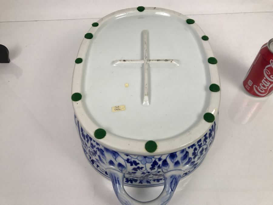 Contemporary Asian Blue And White Handled Porcelain Foot Bath [Photo 2]