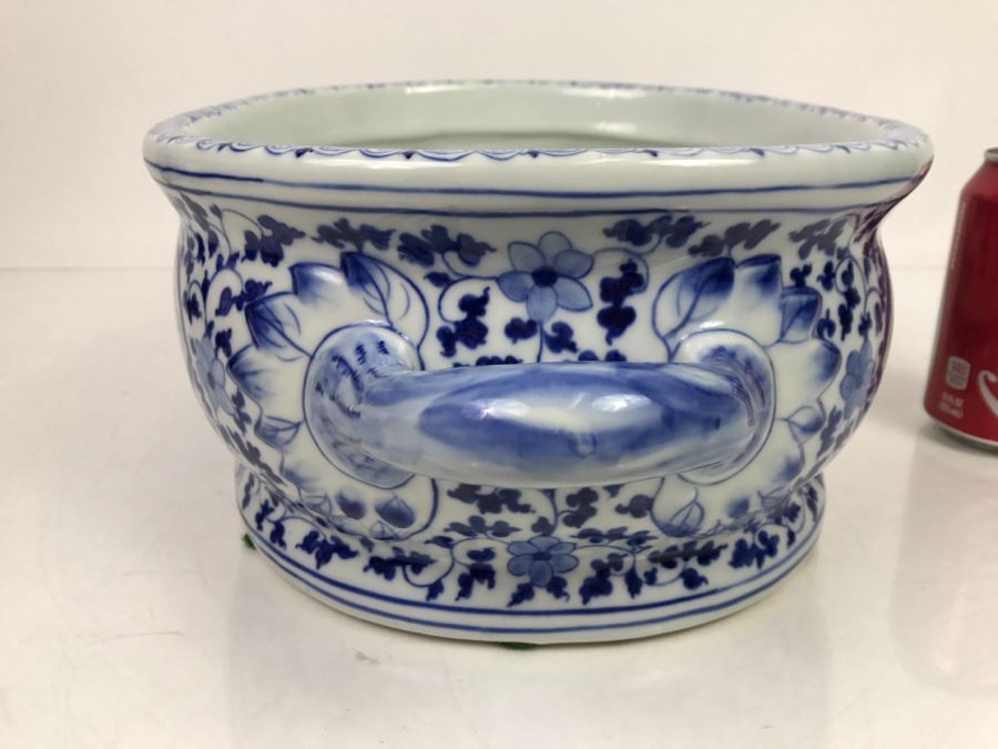 Contemporary Asian Blue And White Handled Porcelain Foot Bath