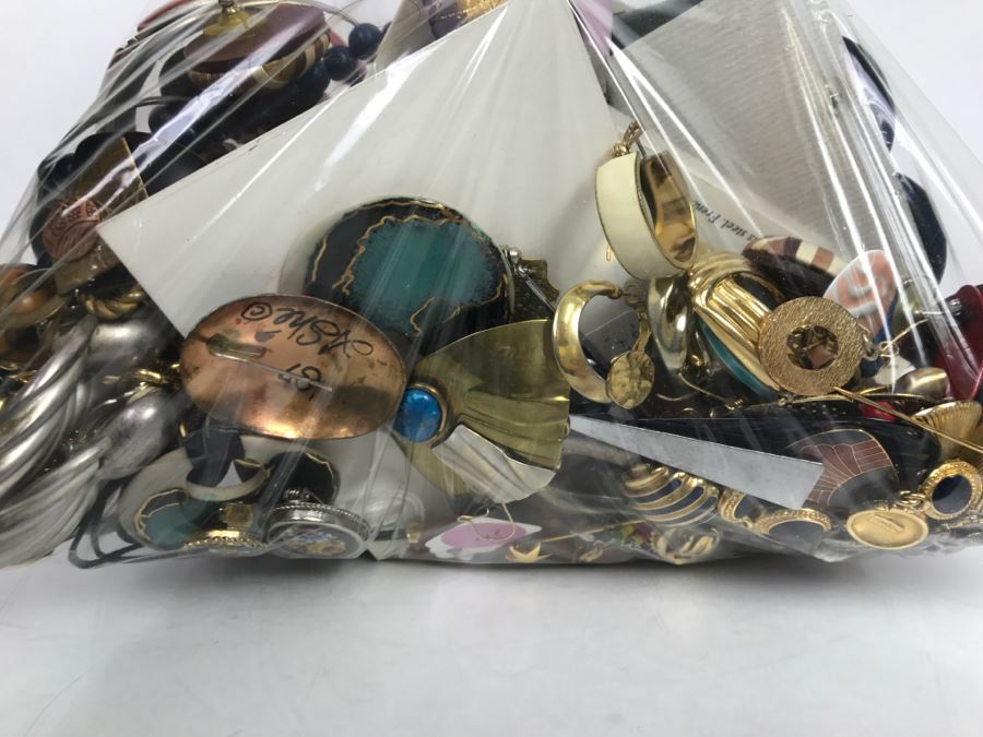 Mixed Bag Of Assorted Costume Jewelry Some Signed Pieces 3.5Lbs [Photo 5]