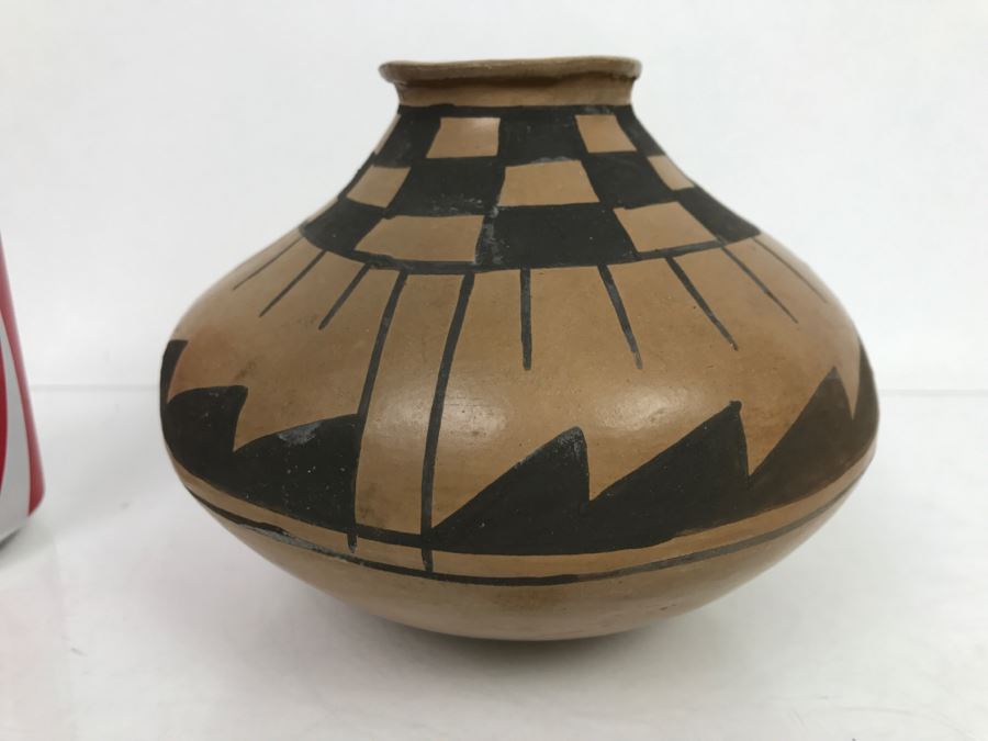 Old South American Hand Painted Pottery [Photo 11]