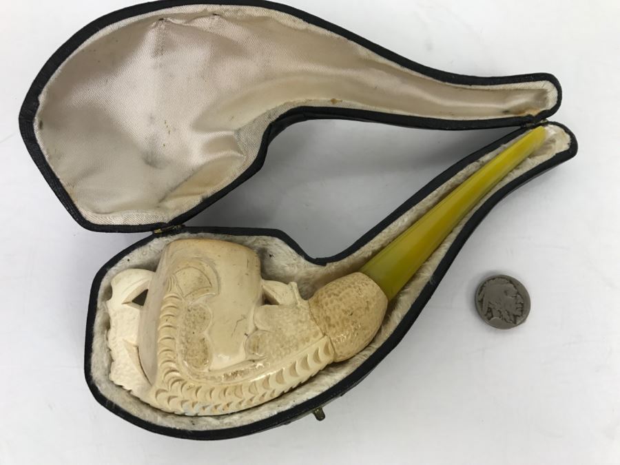 Old Hand Carved Meerschaum Pipe With Case Eagle's Talon (Small Crack In End Of Pipe Stem Shown In Photos)