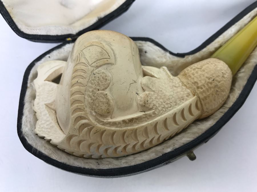 Old Hand Carved Meerschaum Pipe With Case Eagle's Talon (Small Crack In End Of Pipe Stem Shown In Photos) [Photo 2]