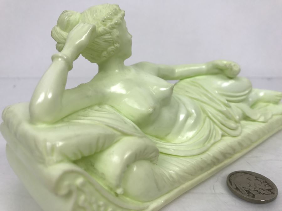 Vintage Asian Hong Kong Carved Lemon Chrysoprase Sculpture Of Lying Nude Woman [Photo 18]