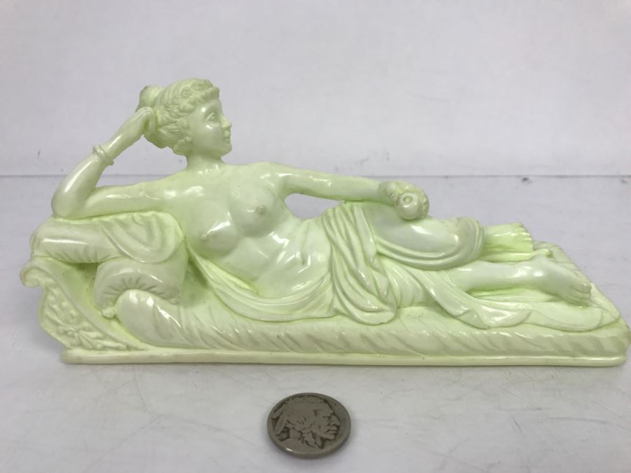 Vintage Asian Hong Kong Carved Lemon Chrysoprase Sculpture Of Lying Nude Woman [Photo 3]